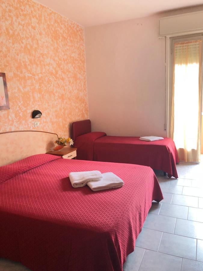 Hotel Serenella Vintage 里米尼 外观 照片