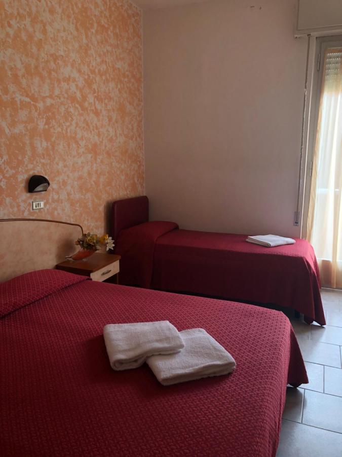Hotel Serenella Vintage 里米尼 外观 照片
